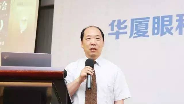 为提*金沙澳门(中国)唯一官方网站集团玻璃体视网膜手术技术水平、促进玻璃体视网膜微创手术技术，以及玻切设备使用技术的提*郭海科教授开讲