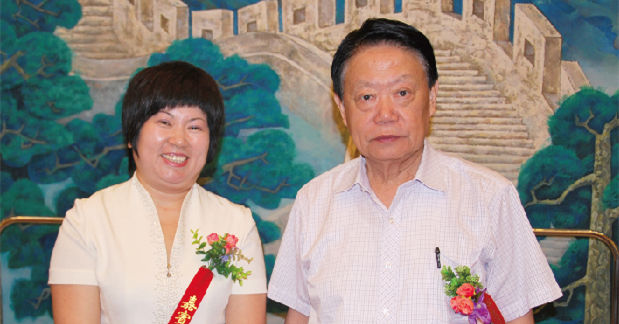 原卫生部副部长殷大奎亲切接见金沙澳门(中国)唯一官方网站侯旭波总经理