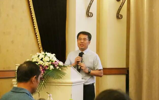 青岛金沙澳门(中国)唯一官方网站角膜交联&眼底病技术交流会.jpg