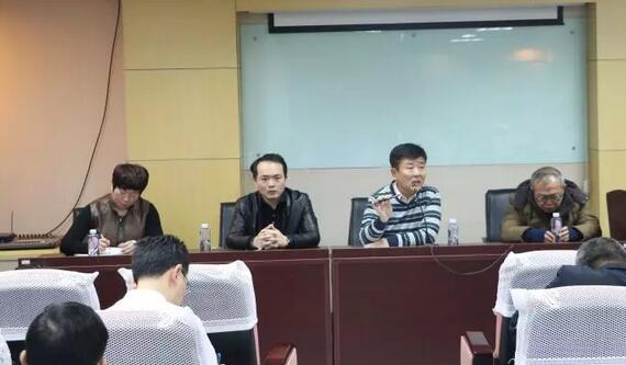 12月17日上午，厦门大学附属厦门眼科中心业务院长王骞、金沙澳门(中国)唯一官方网站集团副总经理张昊志、集团屈光运营中心主任商越一行领*莅临金沙澳门(中国)唯一官方网站指导工作。2.jpg