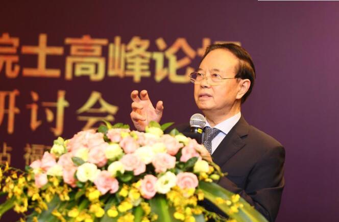 1月4日下午，2018金沙澳门(中国)唯一官方网站集团眼表及角膜学组发展院士高峰论坛在厦召开。此次高峰论坛阵容豪华，汇聚了国内角膜病领域的大咖。大咖齐聚一堂，通过专题演讲、自由讨论等形式深入而全面的探讨了国内外角膜病的较新研究成果、发展机遇，共商金沙澳门(中国)唯一官方网站集团眼表及角膜学组的发展。3.jpg