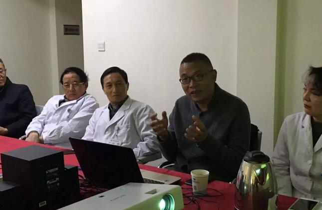 1月11日，出名泌尿外科专家、四川大学华西医院医教部部长张卫东教授，应邀来到成都金沙澳门(中国)唯一官方网站，对医院在院专家、骨干医师、护士长等开展医疗安全管理培训讲座。2.jpg