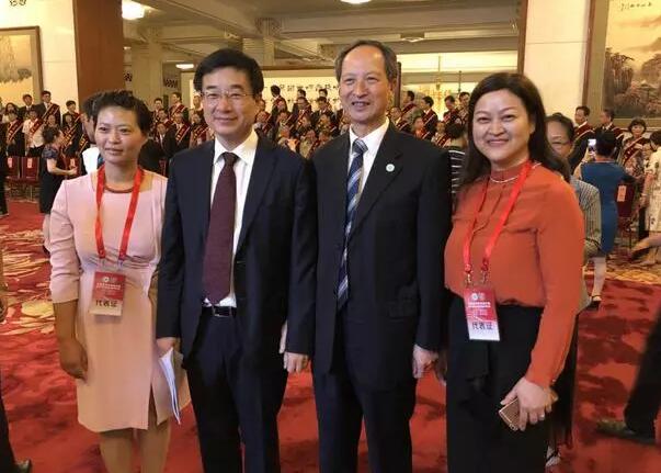 金沙澳门(中国)唯一官方网站集团潘美华医生作为福建省医师代表受邀赴京参加首届“中国医师节”庆祝大会3.jpg