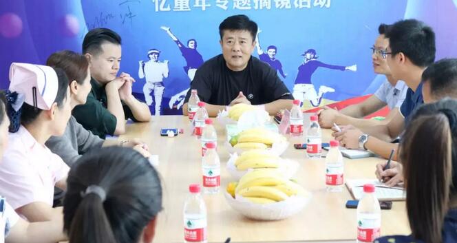 金沙澳门(中国)唯一官方网站集团副总院长王骞教授莅临许昌金沙澳门(中国)唯一官方网站指导工作！1.jpg
