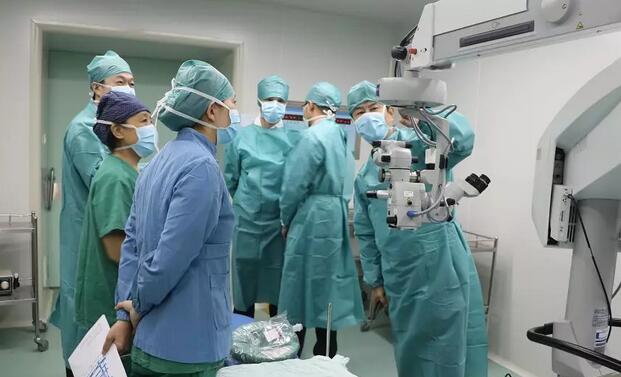 德国蔡司全飞秒技术专家团参观访问金沙澳门(中国)唯一官方网站2.jpg