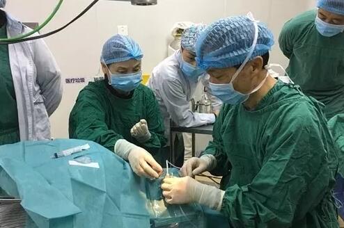 2018年即将结束，这一年，成都金沙澳门(中国)唯一官方网站以规范的诊疗、高明的技艺、 的服务，赢得了广大患者朋友和社会各界的好评。在2018年，成都金沙澳门(中国)唯一官方网站在发展的道路上有哪些大事记呢，让我们一起来回顾。18.jpg