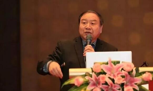 临沂金沙澳门(中国)唯一官方网站崔传波院长应邀出席全国眼屈光手术研讨会并点评屈光学术分享环节4.jpg