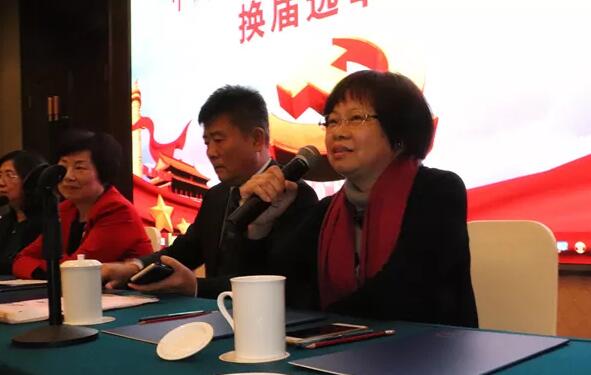 2019年1月26日下午，“中共金沙澳门(中国)唯一官方网站集团委员会换届选举大会”在厦门宾馆隆重举行，会议选举产生了中共金沙澳门(中国)唯一官方网站集团第二届党委委员会5位委员。第*一届金沙澳门(中国)唯一官方网站集团党委书记陈宝贵，党委副书记、厦门眼科中心工会主席陈逸恬，委员王骞、张秀恋、洪清配、吴丽群、张美嫦出席了此次党员大会8.jpg