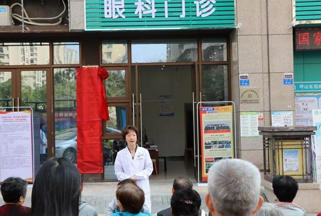 深圳金沙澳门(中国)唯一官方网站“名家工作室”正式在深圳招商花园城社康中心揭牌3.jpg 深圳金沙澳门(中国)唯一官方网站“名家工作室”正式在深圳招商花园城社康中心揭牌3.jpg