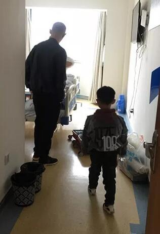 成都金沙澳门(中国)唯一官方网站接诊眼外伤致白内障小患者.jpg