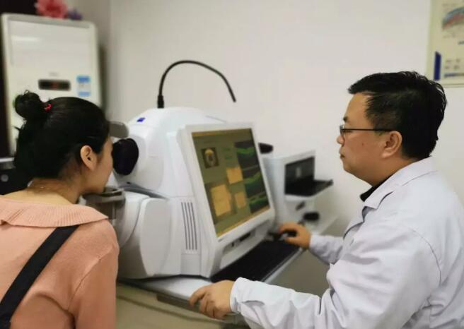青岛金沙澳门(中国)唯一官方网站引进蔡司广角血管OCT AngioPlex，造福黄斑变性、糖网病等眼底病患者1.jpg