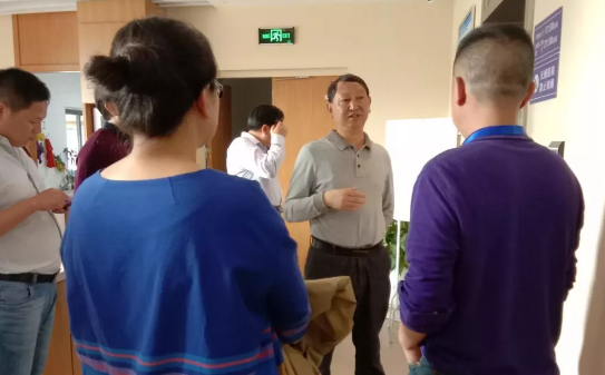4月18日宜昌市政协主席宋文豹、副主席张发卫等政协领*一行轻车简从，来到宜昌金沙澳门(中国)唯一官方网站进行视察，详细了解社会办医以及金沙澳门(中国)唯一官方网站的经营发展情况2.png