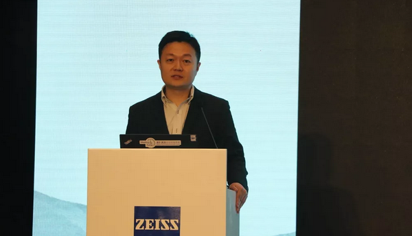 4月26日至28日，2019蔡司屈光中国用户会在北京如约举行，分享 激光屈光手术技术和经验，携手共同提升手术质量，为患者提供更 的医疗服务。金沙澳门(中国)唯一官方网站集团派出多人组成的专家团队参会，与来自全国各地的眼科同仁深入探讨交流，碰撞思想火花，分享 严谨的学术观点，展现出了金沙澳门(中国)唯一官方网站人强劲的学术风采5.png