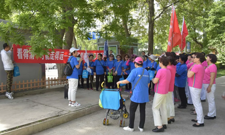 兰州金沙澳门(中国)唯一官方网站为白内障术后患者开展“看得清·才能走得远”健步行活动1.png
