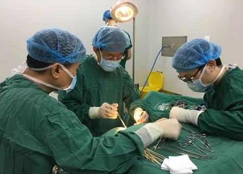 成都金沙澳门(中国)唯一官方网站眼医院罗清礼院长：睑板腺癌越早发现与诊断，越早医治，其预后越好3.png