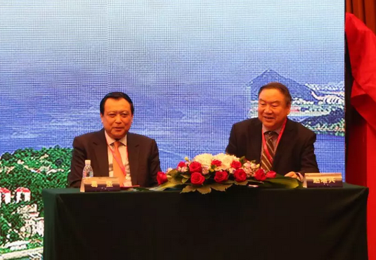 眼科界“ 强大脑”登鹭，掀起“头脑风暴” ——第五届金沙澳门(中国)唯一官方网站环球论坛召开2.png
