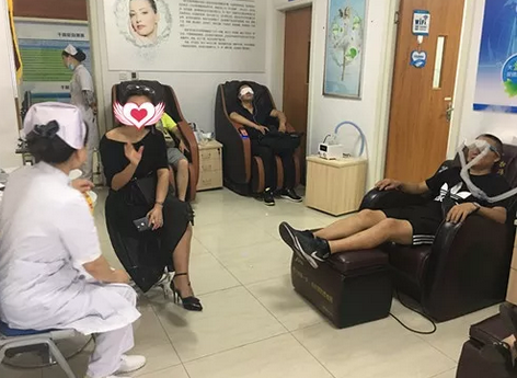 成都金沙澳门(中国)唯一官方网站收治一患者：眼睛长满霰粒肿1.png