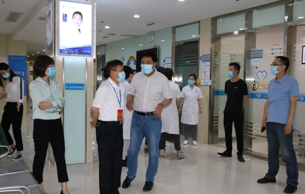 西安市雁塔区大人视察组一行莅临西安金沙澳门(中国)唯一官方网站调研指导4.png
