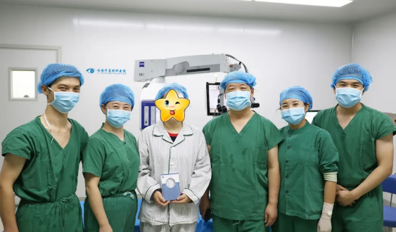 8月31日西安金沙澳门(中国)唯一官方网站为患者实施AcrySof IQ PanOptix人工晶状体植入术1.png