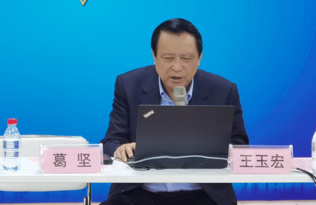 10月18日至10月19日，一场眼科界的“云上学术盛宴”隆重登场。由厦门大学附属厦门眼科中心主办的“第六届金沙澳门(中国)唯一官方网站论坛青光眼高峰论坛”再现百家争鸣之盛景，25位眼科名家共同探讨当前青光眼学科领域的 学术研究成果、临床诊疗新技术以及未来的发展趋势，助力推动我国青光眼学科蓬勃发展4.png