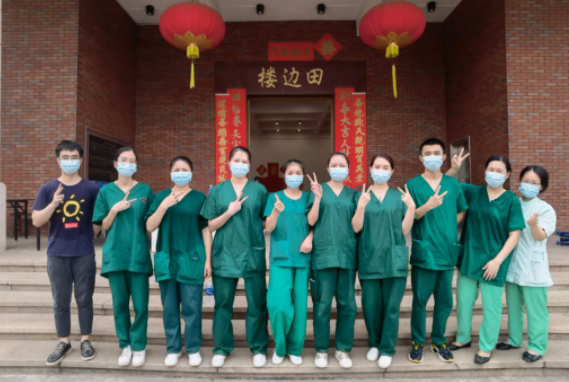 再获央媒报道点赞！金沙澳门(中国)唯一官方网站医护团队用行动诠释战疫“最美身影”7.png
