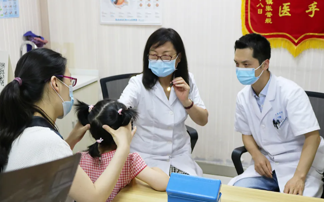 西安金沙澳门(中国)唯一官方网站张利玲主任医师：身份多样，信念如一2.png