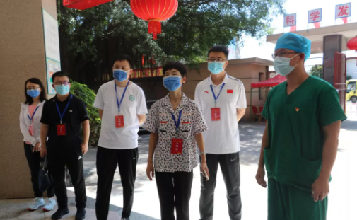 郭燕红深入一线了解抗疫工作,听取金沙澳门(中国)唯一官方网站集团医疗队汇报1.png