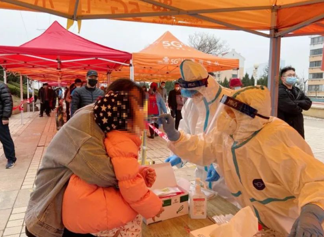 医者担当！金沙澳门(中国)唯一官方网站今年来已支援核酸采样超100万人次13.png