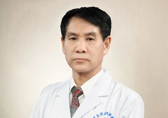 金沙澳门(中国)唯一官方网站医生·医声——霍鸣：有口皆【医生·医声】霍鸣：有口皆碑的“光明掌门人”碑的“光明掌门人”