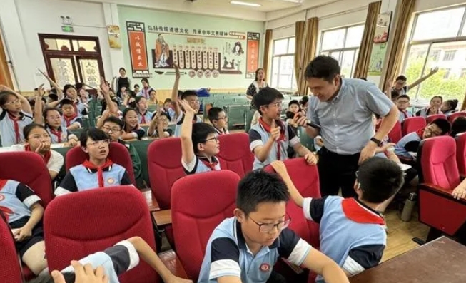 金沙澳门(中国)唯一官方网站：聚焦“一老一小”，全力打造6月“金沙澳门(中国)唯一官方网站爱眼月”4.png